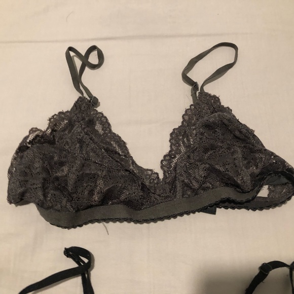 All 3 Aritzia Bralettes Size 3 - Picture 4 of 4